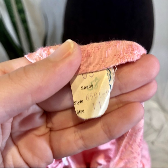 Vintage 1960s-70s Woven Cotton Jacquard Lace Trimmed Pastel Pink Dress - Picture 13 of 13